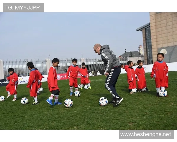 韩国足球运动员的崛起与挑战：从青训到国际赛场的奋斗历程