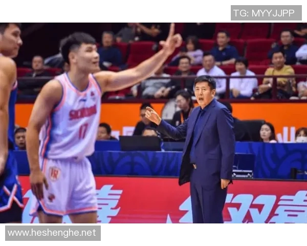 姚明重返训练场三个月状态回暖笑容满面赢得训练师赞赏 姚明重返训练场三个月状态回暖笑容满面赢得训练师赞赏